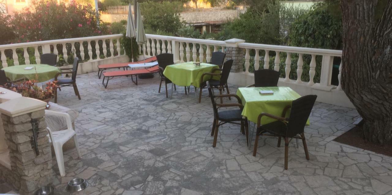 Guesthouse Antonija Вели-Лошинь Экстерьер фото